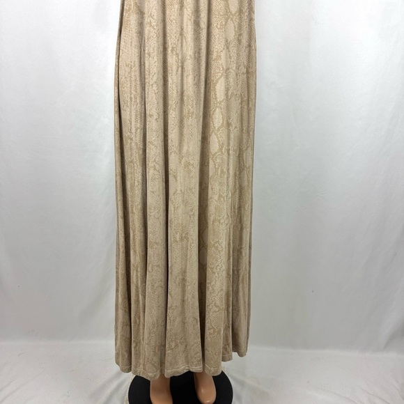 Max & Aaron Women’s Sz S Tan Snake Print Maxi Dress V Neck Soft Jersey Knit Boho - Picture 4 of 14